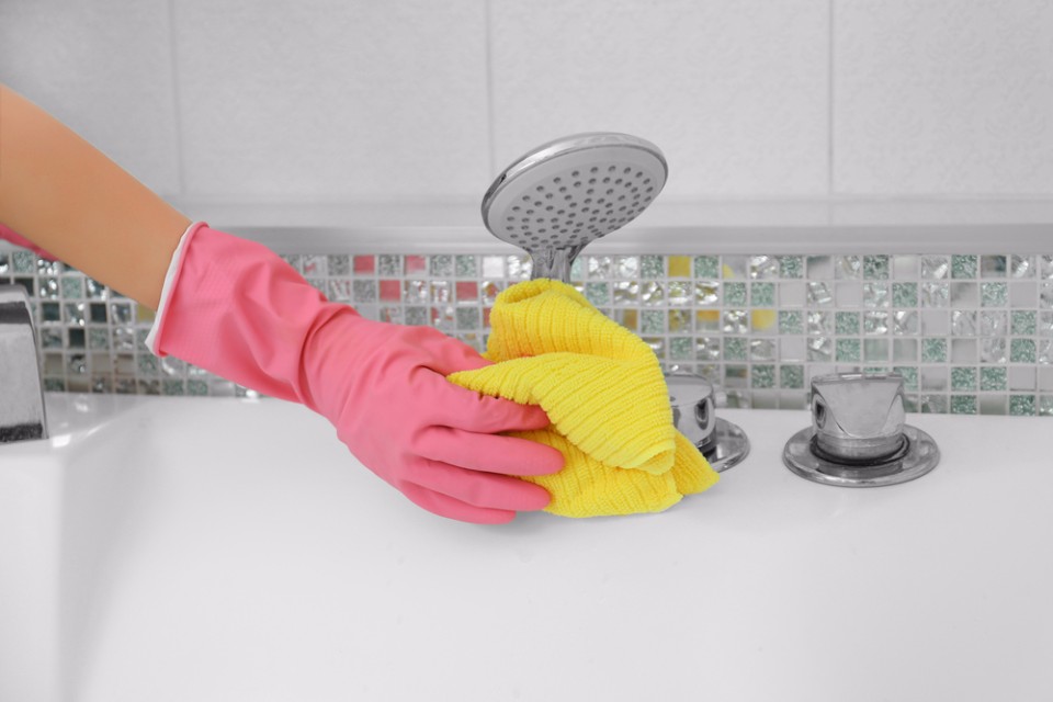 Bath Tub Cleaning Essentials